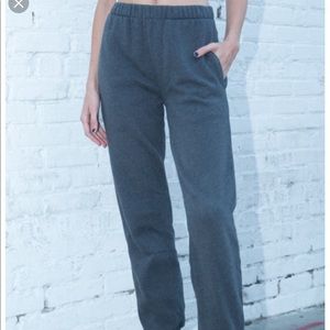 nwot brandy melville rosa sweatpants